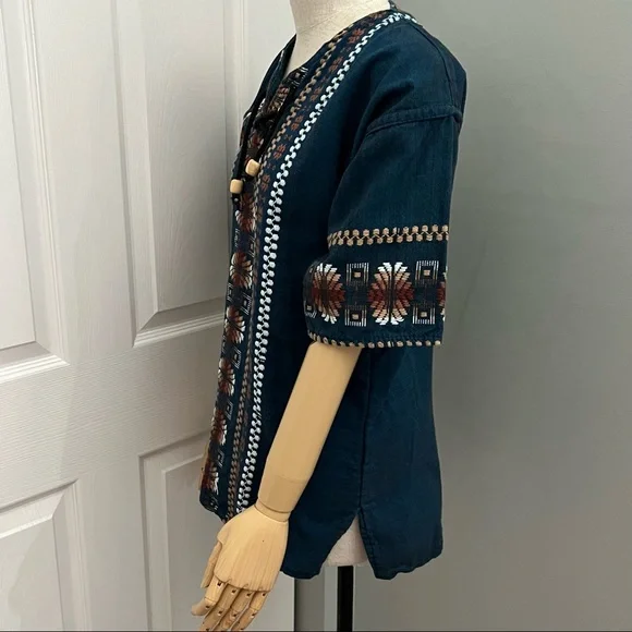 Vintage Embroidered Made in Mexico Dark Blue Heavy Linen Top - Picture 2 of 16